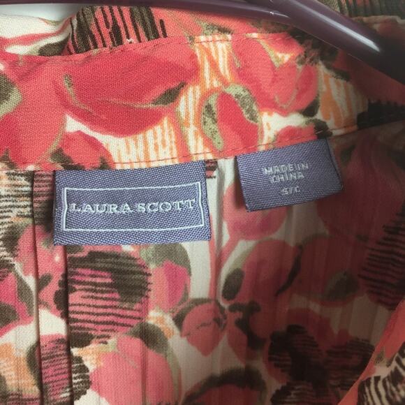 Laura Scott Button Down Ribbed Floral Shirt - Picture 8 of 12